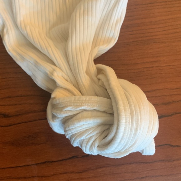 Lou Lou and Company cove ribbed knotted gown - Picture 6 of 10